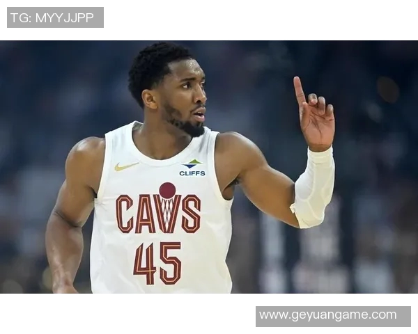 米切尔手感先热后冷,首节闪耀下半场哑火 米切尔手感先热后冷,首节闪耀下半场哑火