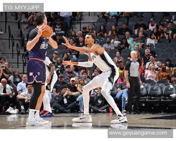 马刺大胜雄鹿，文班亚马与阿德托昆博的对决亮点