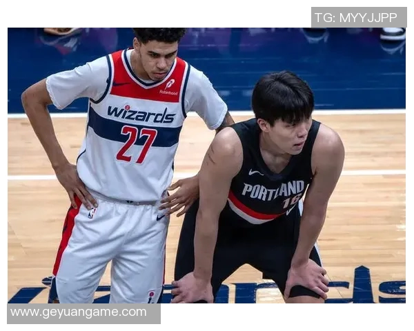 拓媒:我希望杨瀚森能拿30+20 对阵奇才他表现合格 应多给他时间 拓媒:我希望杨瀚森能拿30+20 对阵奇才他表现合格 应多给他时间